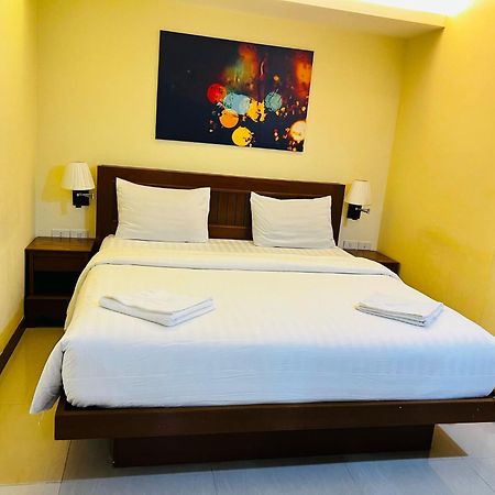 Patong Terrace Hotel Buitenkant foto